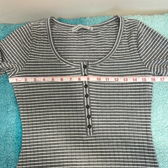 🔥Abercrombie & Fitch Gray Sheath Dress 3/4 Sleeve Scoop Neck🔥 - Picture 5 of 7